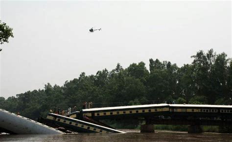 Pakistan Train Accident: Toll Rises to 17, Says Army