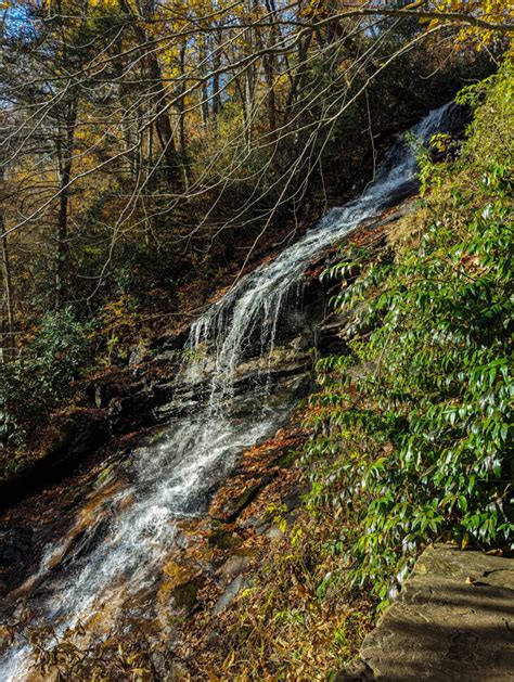 25 gorgeous waterfalls near the Blue Ridge Parkway you have to visit ...