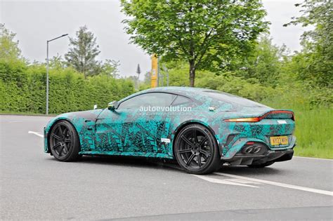 2025 Aston Martin Vantage: Revolution Camouflaged as Evolution ...