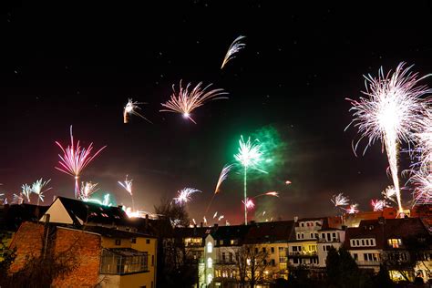 Silvester Fireworks | OLYMPUS DIGITAL CAMERA | Matthias M | Flickr