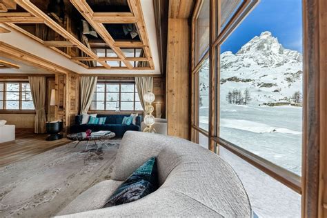 Luxurious Ski Chalet in the Italian Alps — Francis York