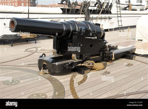 A breech loading victorian naval cannon dating to the 1860s Stock Photo - Alamy