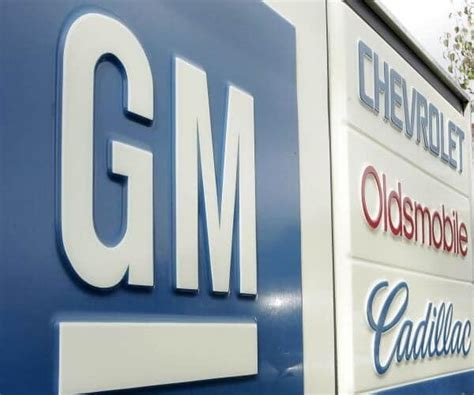 GM Lays Off Several Hundred Contract Workers | Newsmax.com