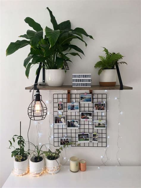 30+ Relaxing Desk Setup With Plants. Yup, some people put the ornamental plant as d… | Decoração ...