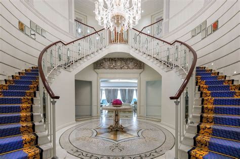 Palazzo Versace Opulent Waterfront Penthouse In Dubai | iDesignArch ...