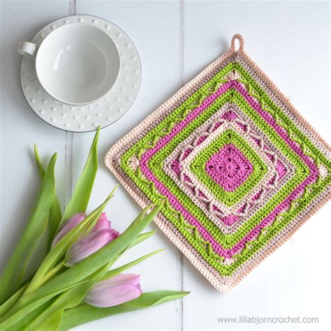 Crochet Potholders: art in small (FREE pattern) | LillaBjörn's Crochet World