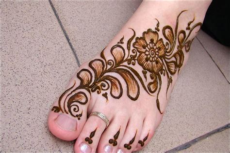 11 Trendy Arabic Foot Mehndi Designs You'll Love!