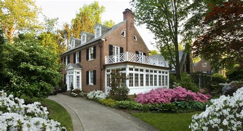 Discover the Enchanting Appeal of a Modern Colonial Front Porch ...