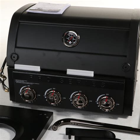 Member's Mark Pro Series Four Burner Gas Grill | EBTH