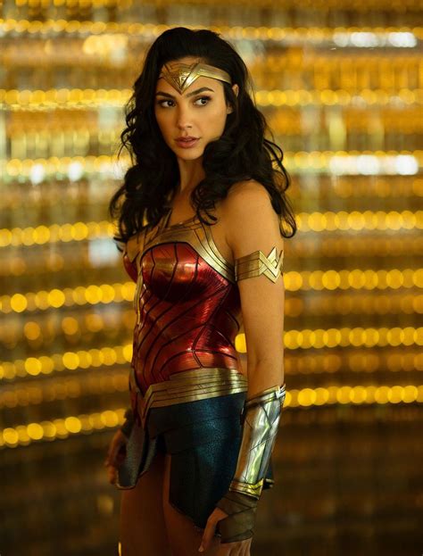 Wonder Woman, comment la super héroïne de DC Comics est devenue une icône féministe - Madame Figaro