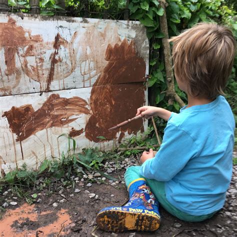 mud painting - Forest School