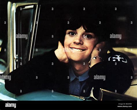 AMERICAN GRAFFITI (1973) CINDY WILLIAMS AMGR 007FOH Stock Photo - Alamy