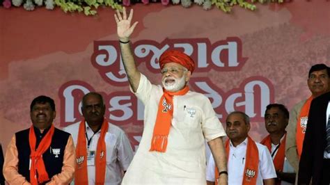 PM Modi, Rahul Gandhi launch rally blitz as Gujarat election campaign heats up - Hindustan Times