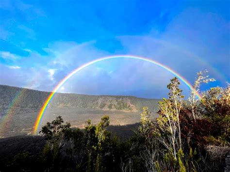 Big Island: Coffee, Black Sand, Volcano and Waterfall Tour | GetYourGuide