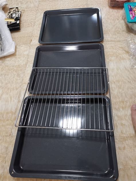 Electrolux oven tray and rack, Everything Else on Carousell