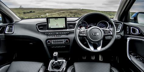 Kia Ceed Interior & Infotainment | carwow