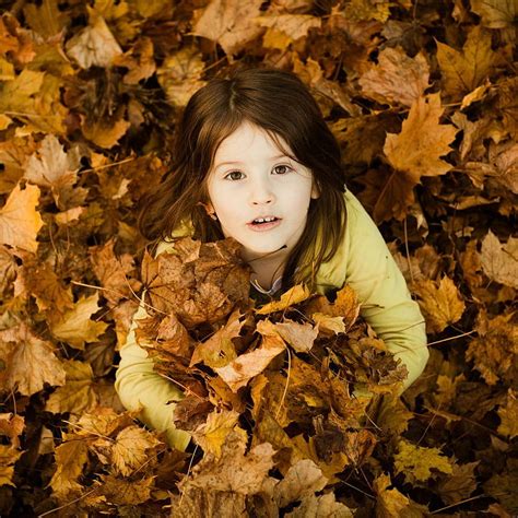 Cute Beautiful Girl In Autumn Leaves iPad, autumn children HD phone wallpaper | Pxfuel