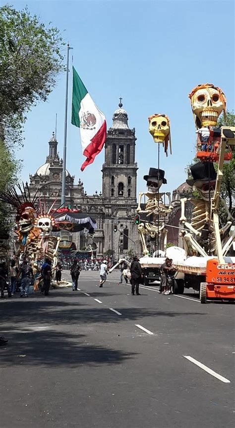 James Bond in Mexico City | Mexico travel, Mexico city, Mexico people