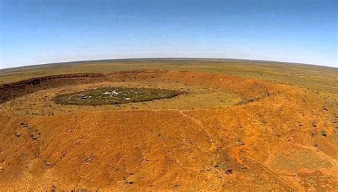 Australians find extremely rare mineral in meteorite impact crater - MINING.COM