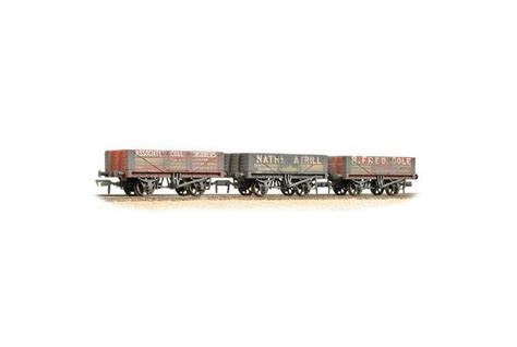 Bachmann Branchline 37-097 Coal Trader Pack 5 Plank Wagons - Weathered