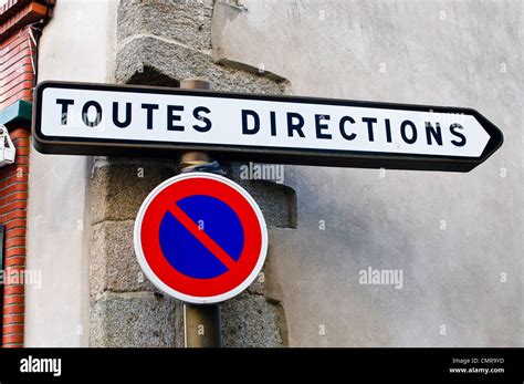 Toutes Directions (all directions) sign in France Stock Photo - Alamy