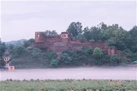 Akhnoor Fort Travel Guide, Tourist places,Akhnoor Fort Photos, Akhnoor ...