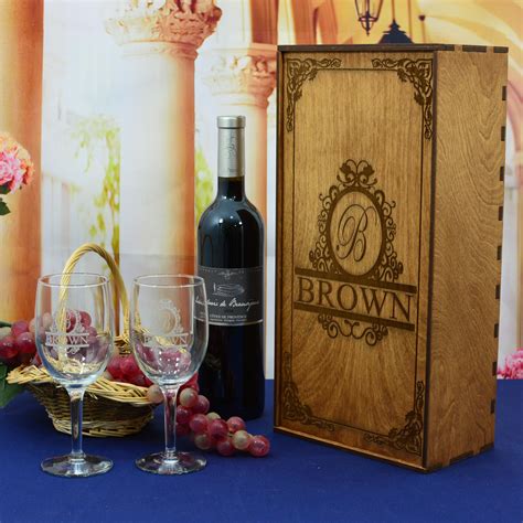 Personalized Wedding Wine Gift Box Set with 2 Custom Etched Wine Glasses