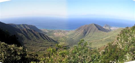 Along the way this great view of Nanakuli Valley came along