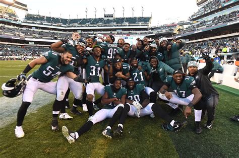 WATCH: Eagles put on campfire celebration after too-easy TD