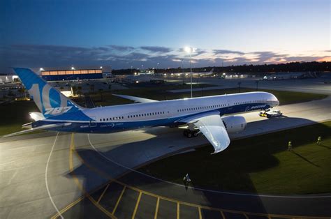 Boeing Debuts 787-10 Dreamliner