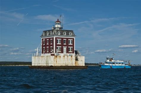 New London Ledge Light (CT): Address, Lighthouse Reviews - TripAdvisor