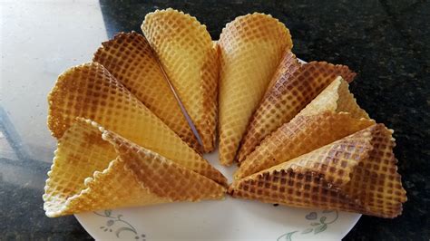 Bếp Nhà Tui (My Family Kitchen): Bánh Ốc Quế (Waffle Cone)