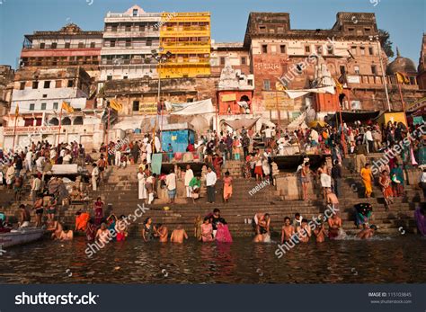 Varanasi India February 20 Hindu Pilgrims Stock Photo 115103845 - Shutterstock