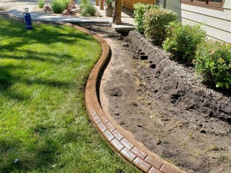 Landscape Edging Ideas: Garden, Flower Bed, Lawn- Curbing Gallery