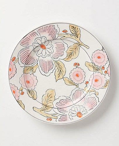 10 Floral Plates for a Romantic Table Decoration | Floral plates, Pottery painting, Ceramics