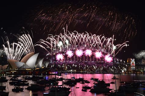 Sydney New Year fireworks to be live streamed on Facebook