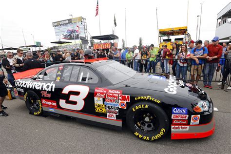 Earnhardt race car up for auction to fund virus relief work | WTRF