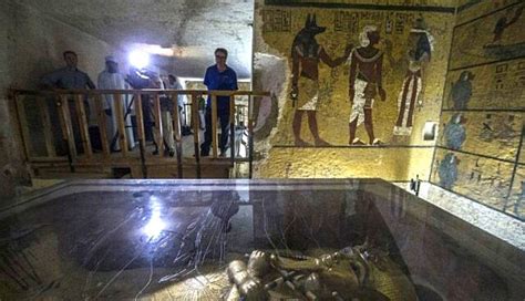 Could a Door in King Tut’s Tomb Lead to Queen Nefertiti?