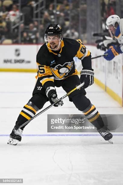 1,691 Erik Karlsson Penguins Stock Photos, High-Res Pictures, and Images - Getty Images