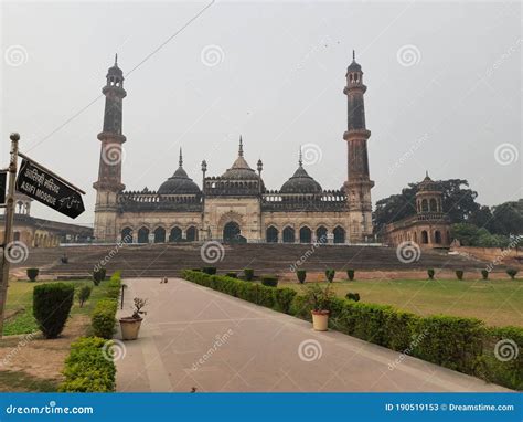 Bada Imambara Mosque stock image. Image of tourist, built - 190519153