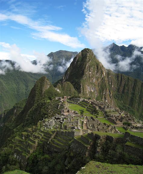 File:Over Machu Picchu.jpg - Wikimedia Commons