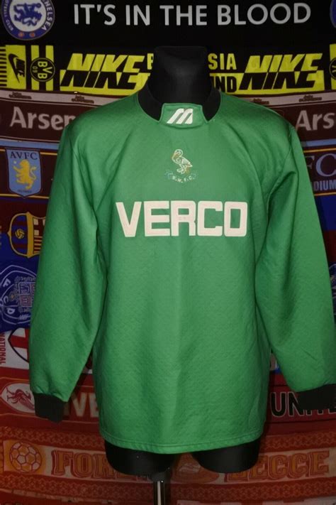 Wycombe Wanderers 1998-99 GK Kit