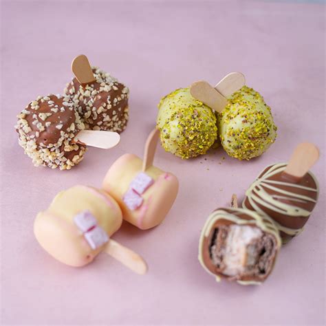 Ice Cream Macarons 40 (two flavours) – Shazmins Petite Patisserie