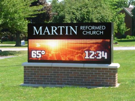 IP65 Outdoor Waterproof LED Church Monument Signs P5 RGB Front Maintenance