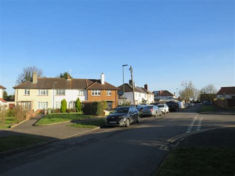 Richland Avenue, Coulsdon © Malc McDonald cc-by-sa/2.0 :: Geograph Britain and Ireland