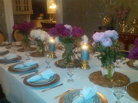 shabbat table gorgeous colors, shine | Holiday table settings, Table inspiration, Table settings