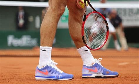 11 Best Tennis Shoes For Wide Feet [Buyers Guide]