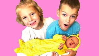 Vania, Mania and their Little SISTER NEW BORN baby Kids Pretend play ...