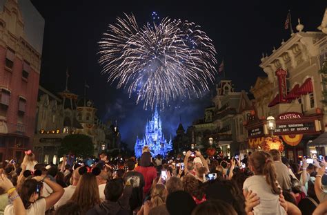 Disney World's New Year's Eve Fireworks Livestream: Start Time and How To Watch - Newsweek