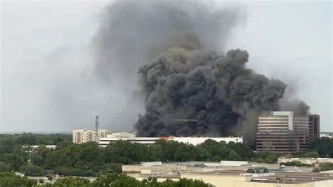 Charlotte North Carolina fire | Large blaze burns through building in ...